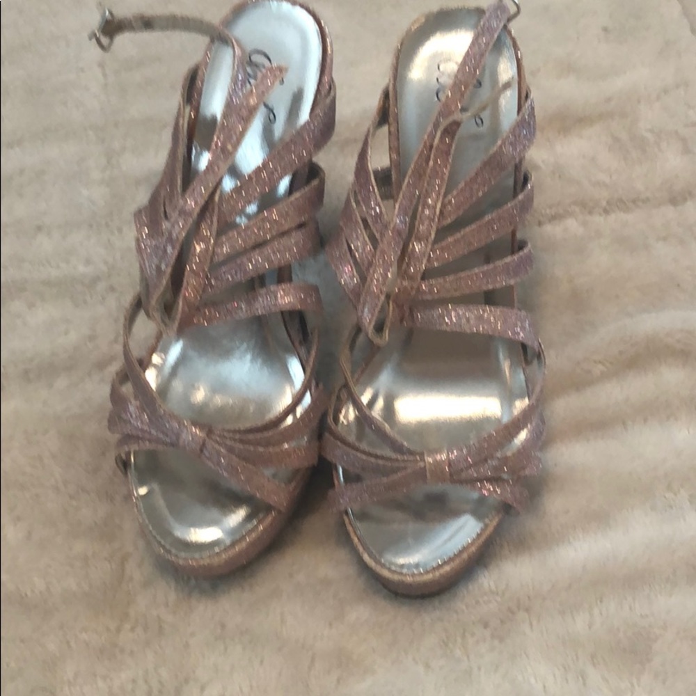 Heels - Picture 2 of 2